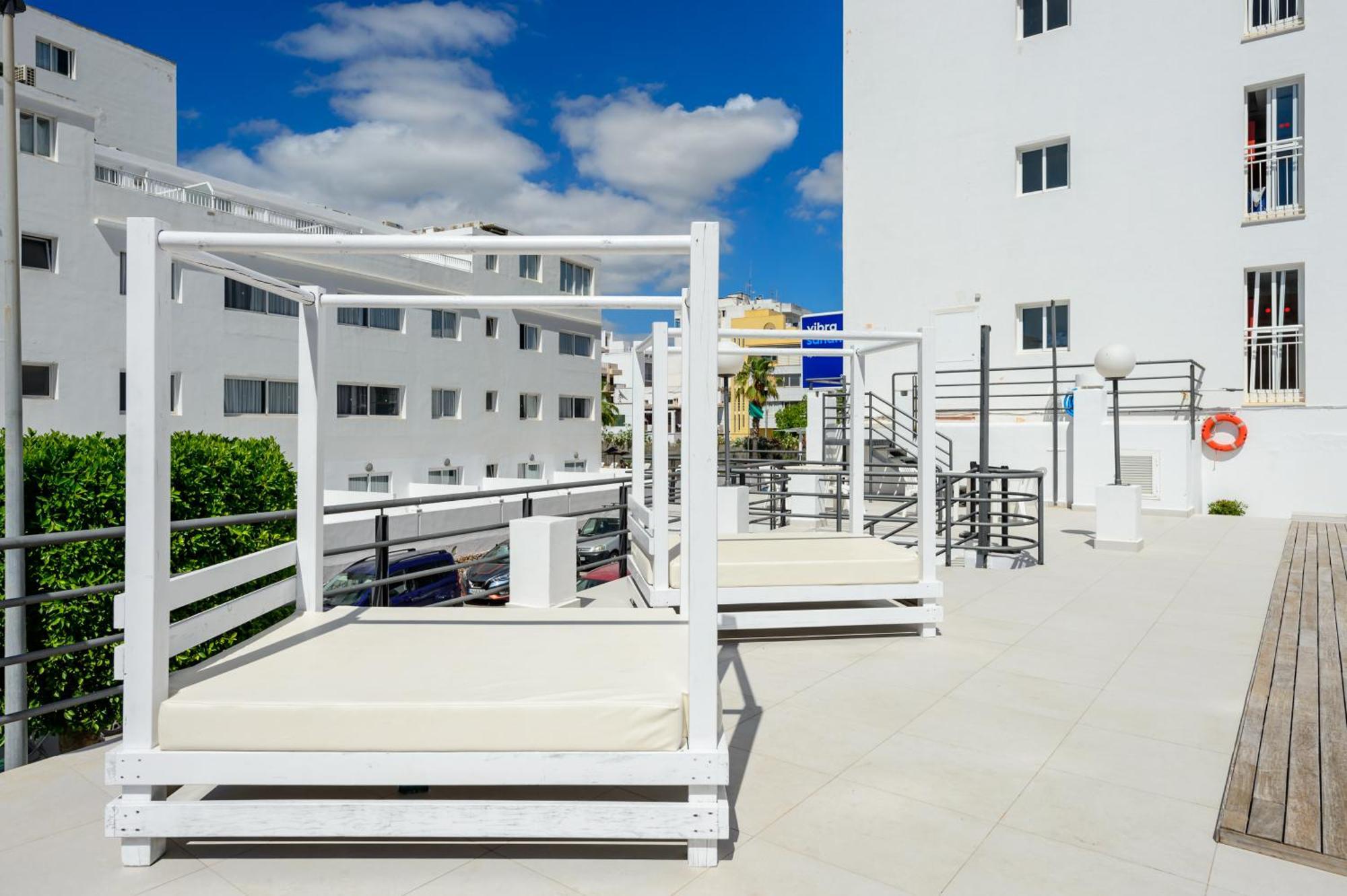 Aparthotel Vibra Sanan - Adults Only San Antonio  Exterior foto